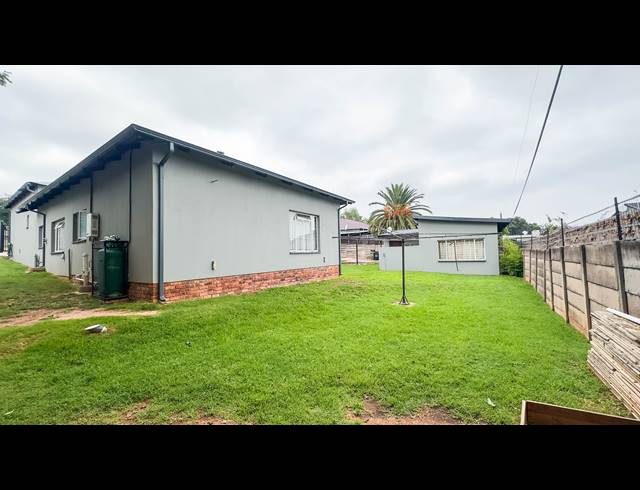 5 BEDROOM HOUSE FOR SALE IN ALBERTON NORTH